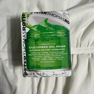 Peter Thomas Roth Cucumber Gel Mask ($55 value)